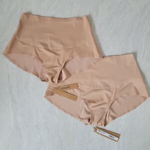 SKIMS BNWT smoothing intimates nude high waisted brief underwear XS and Small